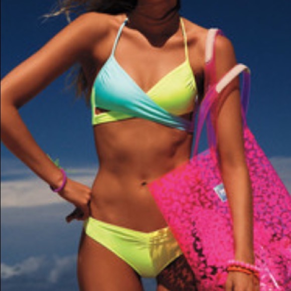 PINK Victoria's Secret Other - PINK body wrap bikini top